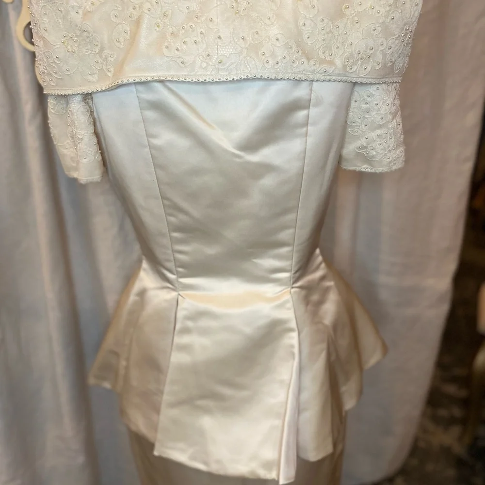Watters Cream Gown with Flutter Sleeves and Sweetheart Neckline - Picture 4 of 5